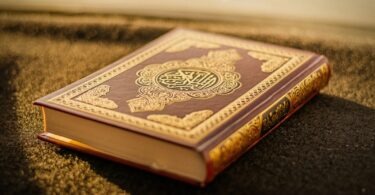 Kur’an’ın Terk Edilmesine Dair “Ödümüzü Patlatan” Ayet | Ha-Mim