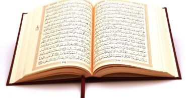 Kur’an, Tarihin Dar Koridorundan Vahyin Evrensel Ufkuna Geçmek İçin Okunmalı | Ha-Mim